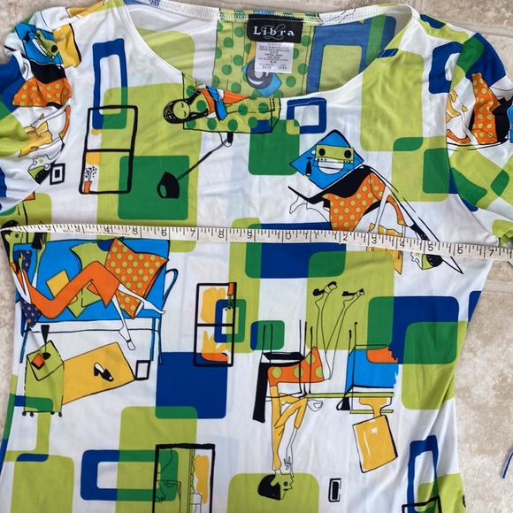 Fun multicoloured 3/4 length sleeve top. - Picture 3 of 3